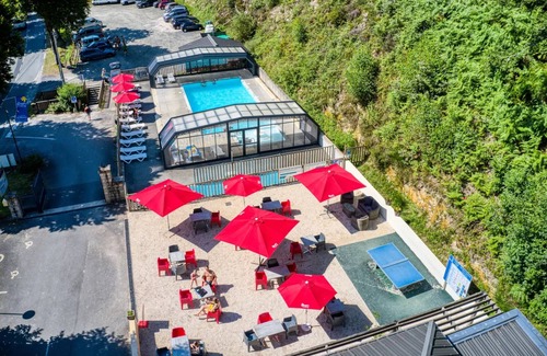 Treignac House | Lake View Lodge: Premium 3-Room Stay at Campsite Flower