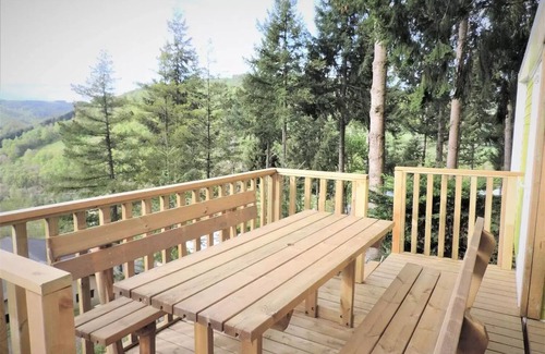 Neuveglise-sur-Truyere House | Enjoy Family Comfort at Camping Flower le Belvédère