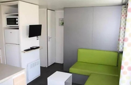 Neuveglise-sur-Truyere House | Family-Friendly Camping Flower le Belvédère with Spa & Kitchen