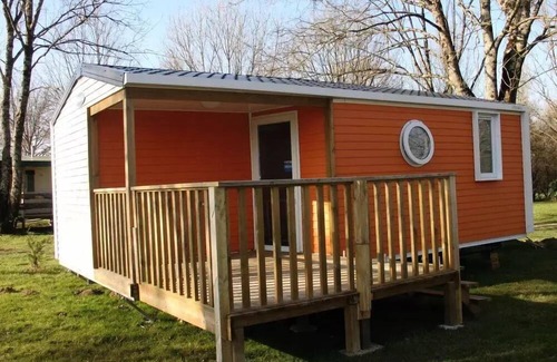 Montbarrey House | Comfortable Stay at Campsite Flower Les 3 Ours - Family-Focused