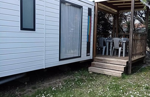 Ruoms House | Comfortable Mobile Home at Flower Camping Les Paillotes