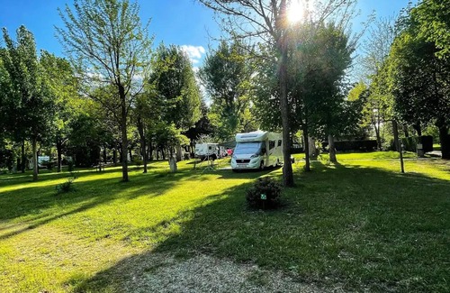 Millau House | Discover Campsite Flower Saint Lambert: Family-Friendly Retreat