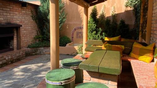 Volyn Oblast Apartment | Guest Rated 10/10 at Flower Street - Family-Friendly Stay