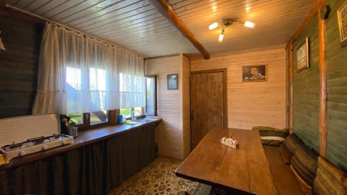 Volyn Oblast Apartment | Guest Rated 10/10 at Flower Street - Family-Friendly Stay