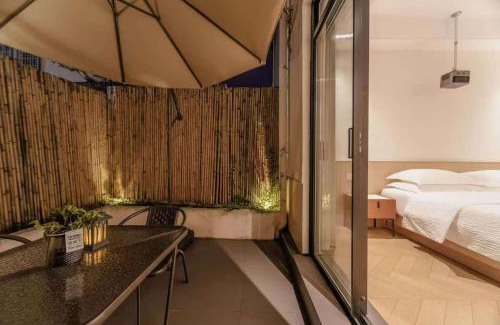 Yongding House | Guest Rated 9.8: Flower Whisperer Homestay with Hot Tub