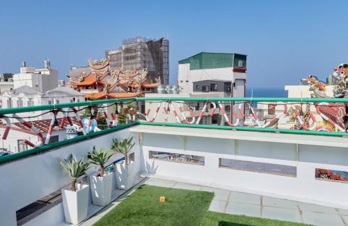Xiaoliuqiu House | Experience Oceanfront Bliss at Flowering Villa - 9.7/10 Rating
