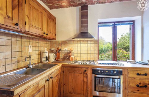 Les Marches House | Relax at Flowers and Vines - Les Marches with Family Amenities