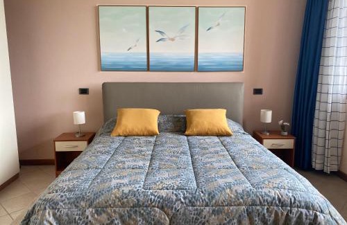 Montinelle Apartment | Flowers & garden apartment con vista lago