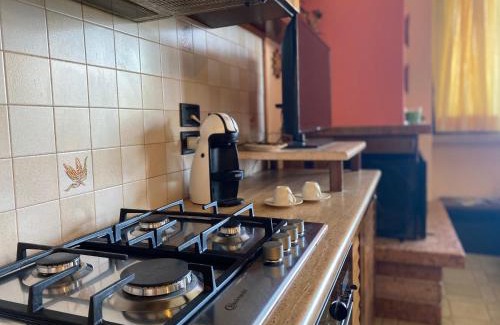 Montinelle Apartment | Flowers & garden apartment con vista lago