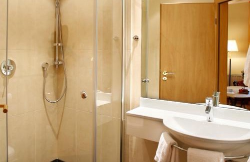 Hannoversch Munden Hotel | Discover Flux-Biohotel Werratal: Pet-Friendly Oceanfront Escape
