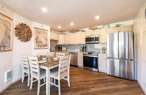 Grayland House | Experience a Beachy Escape at the Nest at North Cove
