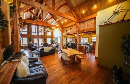 Missoula House | Experience Fly Fisherman's Lodge on the Bitterroot River