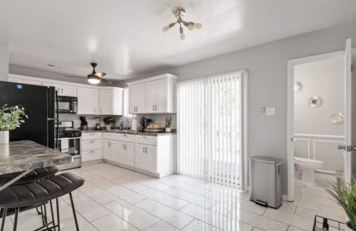 Highland Springs House | Fly-In Style: Charming Townhome 6 Mins from RIC!