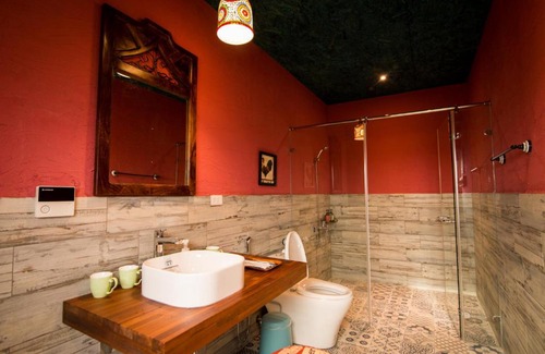 Dongshan Bed & Breakfast | Exceptional Stay at Fly Inn 飛旅宿 with Family-Friendly Amenities