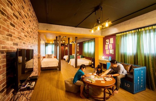 Dongshan Bed & Breakfast | Exceptional Stay at Fly Inn 飛旅宿 with Family-Friendly Amenities