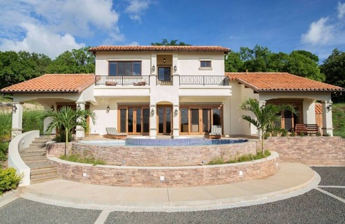 Rancho Santana Villa | Relax at Casa Flying Pigs, Steps from Santana Beach!