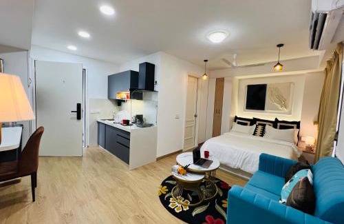 Viman Nagar House | Flyora Studio 5min to Airport