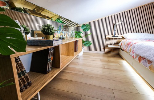 Calderara di Reno Bed & Breakfast | Discover Flytosuite: Cozy Attic Retreat Near Airport