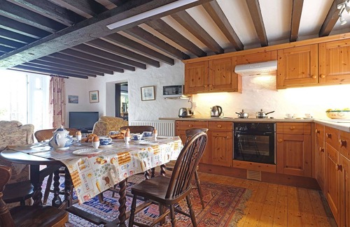 Llanfairpwllgwyngyll Cottage | Pet-Friendly Foel Stable Cottage with Garden in Brynsiencyn