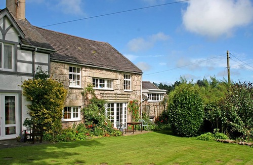 Llanfairpwllgwyngyll Cottage | Pet-Friendly Foel Stable Cottage with Family Amenities