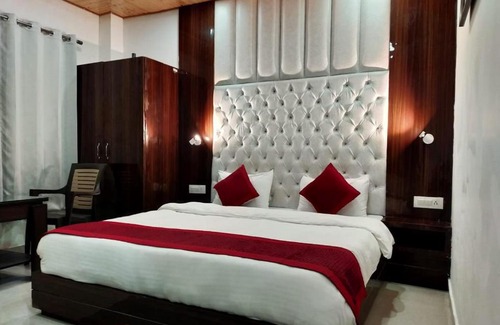 Fagu House | Family-Friendly Fog Hills Kufri by StayApart Retreat