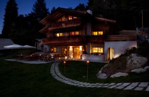 Casetti House | Relax at Fogajard Lovely Chalet with Oceanfront Spa Retreat