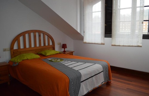 Caldas de Reis Apartment | Inviting Fogar de Breogán ÁTICO-DÚPLEX with Hot Tub Amenities