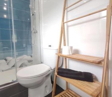 Aldan Apartment | Experience Elegance at Fogar de Menduiña: Rated 9.8/10