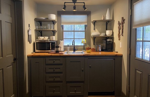 Austerlitz Cabin | Exceptional Foggy Bottom Studio with Family-Friendly Amenities