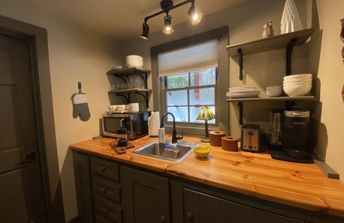 Austerlitz Cabin | Exceptional Foggy Bottom Studio with Family-Friendly Amenities