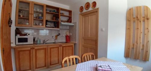 Balf Apartment | Pet-Friendly Foki Apartman: Guest Rated 9/10 with Breakfast