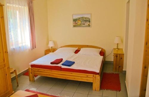Balf Apartment | Pet-Friendly Foki Apartman: Guest Rated 9/10 with Breakfast