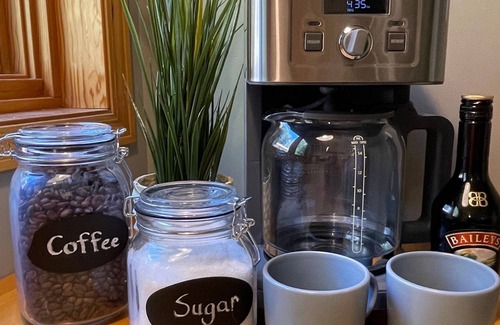 Hinton Ski Chalet | Folding Mountain Chalet - Jasper East