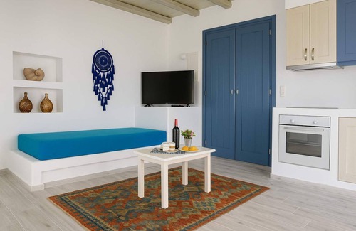 Ano Meria House | Charming Folegandros Home with Breathtaking Sunset Views