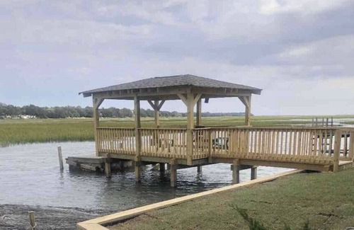 Charleston Apartment | Enjoy Folly Beach Riverfront Retreat with Kayaks & Bikes!