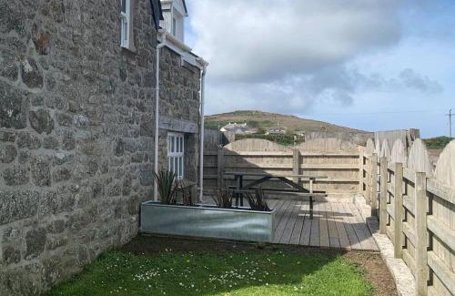 St Ives House | Cozy Folly Farm Cottage: Secluded Hideaway near St Ives