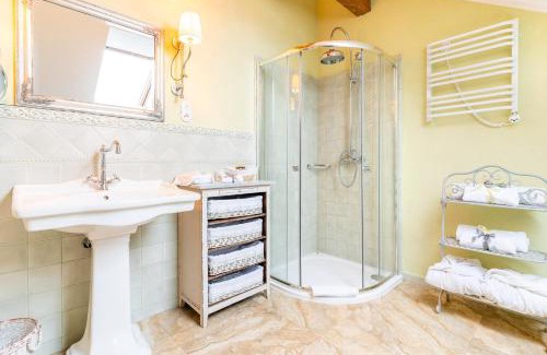 Małdyty Hotel | Experience Folwark Karczemka: Perfect for Families & Pets