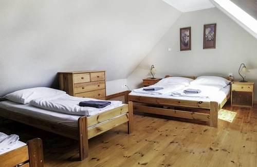 Zlocieniec Apartment | Discover Folwark na Półwyspie Uraz: Pet-Friendly Retreat