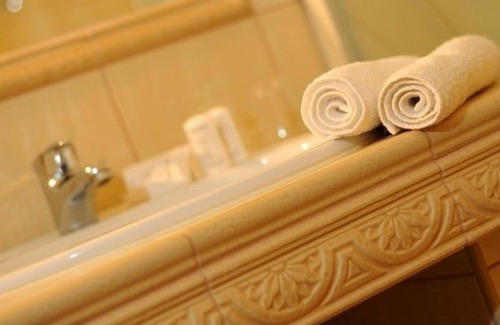Mszana Dolna Hotel | Indulge at Folwark Stara Winiarnia with Spa & Dining