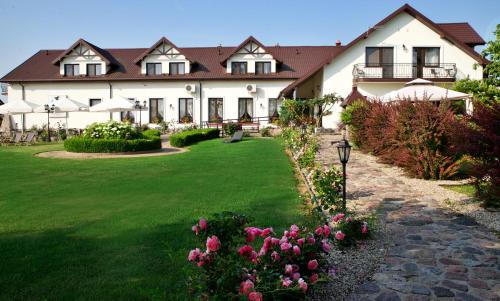 Zareby Koscielne Bed & Breakfast | Discover U Sarnowskich: Pet-Friendly with Top Ratings