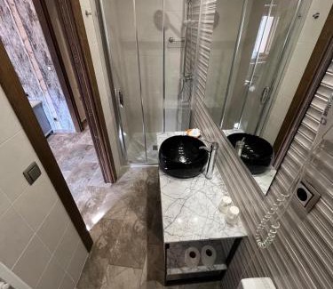 Labuerda House | Fonda Carrera: Oceanfront Bliss with a 9.2/10 Rating