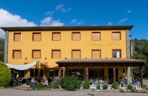 Baro Hotel | Cozy Fonda Farré: Family-Friendly with Restaurant & Breakfast