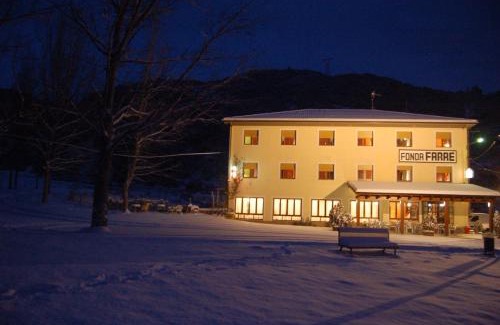 Baro Hotel | Cozy Fonda Farré: Family-Friendly with Restaurant & Breakfast