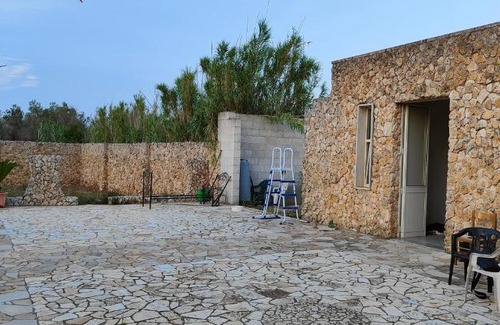 Castri di Lecce House | Budget-Friendly Retreat at Fondo s, Crispiano Awaits