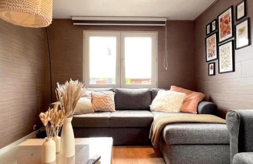 Geel Ski Chalet | Fonnies Chalet: Family & Pet-Friendly Retreat Awaiting You