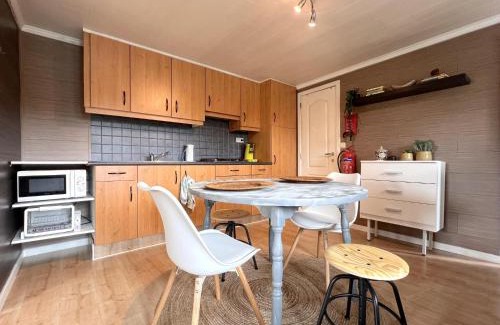 Geel Ski Chalet | Fonnies Chalet: Family & Pet-Friendly Retreat Awaiting You