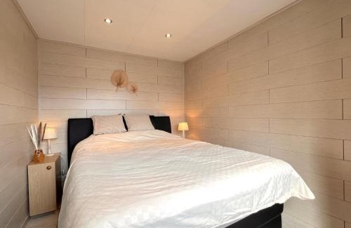 Geel Ski Chalet | Fonnies Chalet: Family & Pet-Friendly Retreat Awaiting You