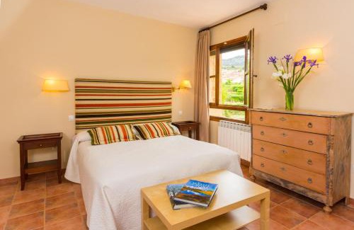 Beceite Hotel | Discover Font del Pas: Guest Rated 9.2 with Pool & Dining