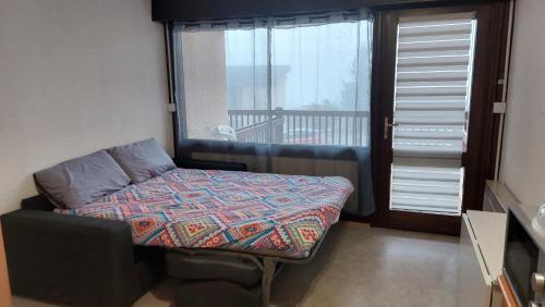Font-Romeu-Odeillo-Via Apartment | Family-Friendly Studio Cabin in Font-Romeu with Terrace