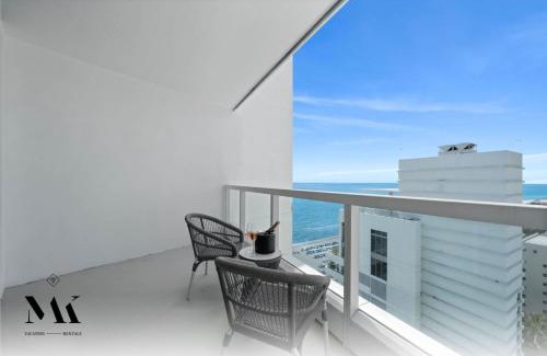 Mid Beach Apartment | Discover FontaineBleau Resort: Ocean & Bay View Balcony